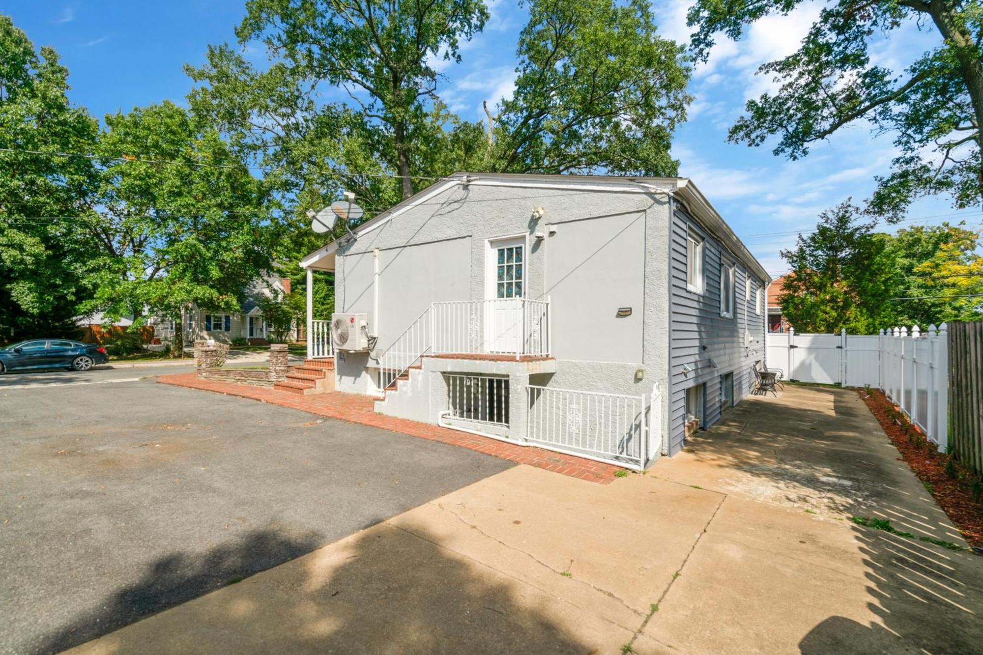 Villa Escape To Our Cozy 3 Bed Rm 2 Bath Unit In Alexandria Va Exterior foto